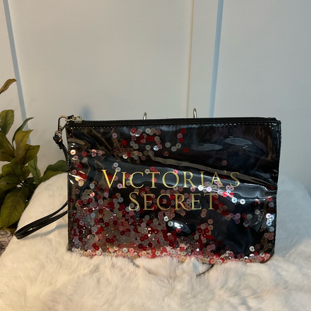 ❤️PRICE DROP❤️Victoria’s Secret sequins pouch